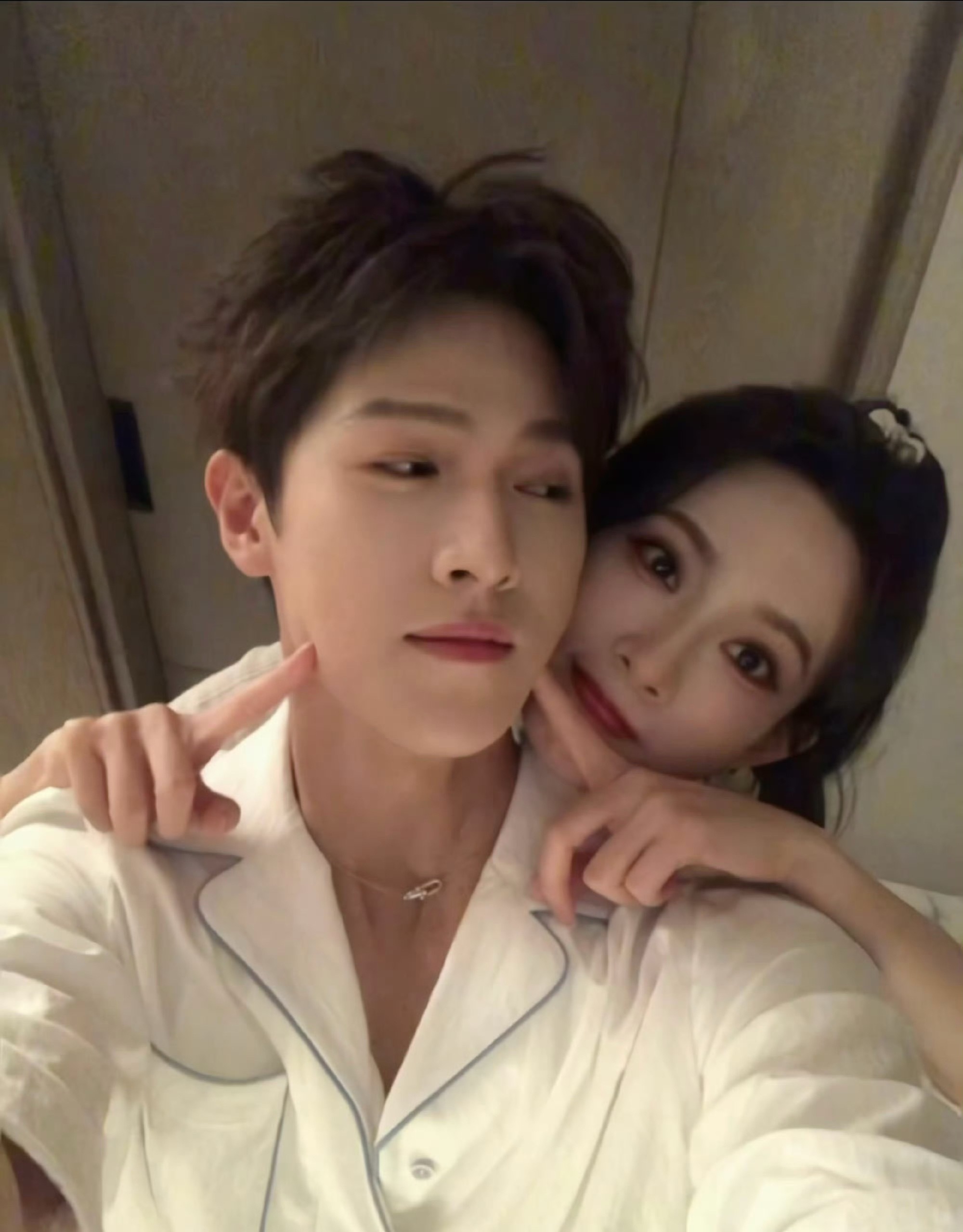 孟子义李昀锐尚公主情侣自拍孟子义李昀锐尚公主情侣自拍孟子义