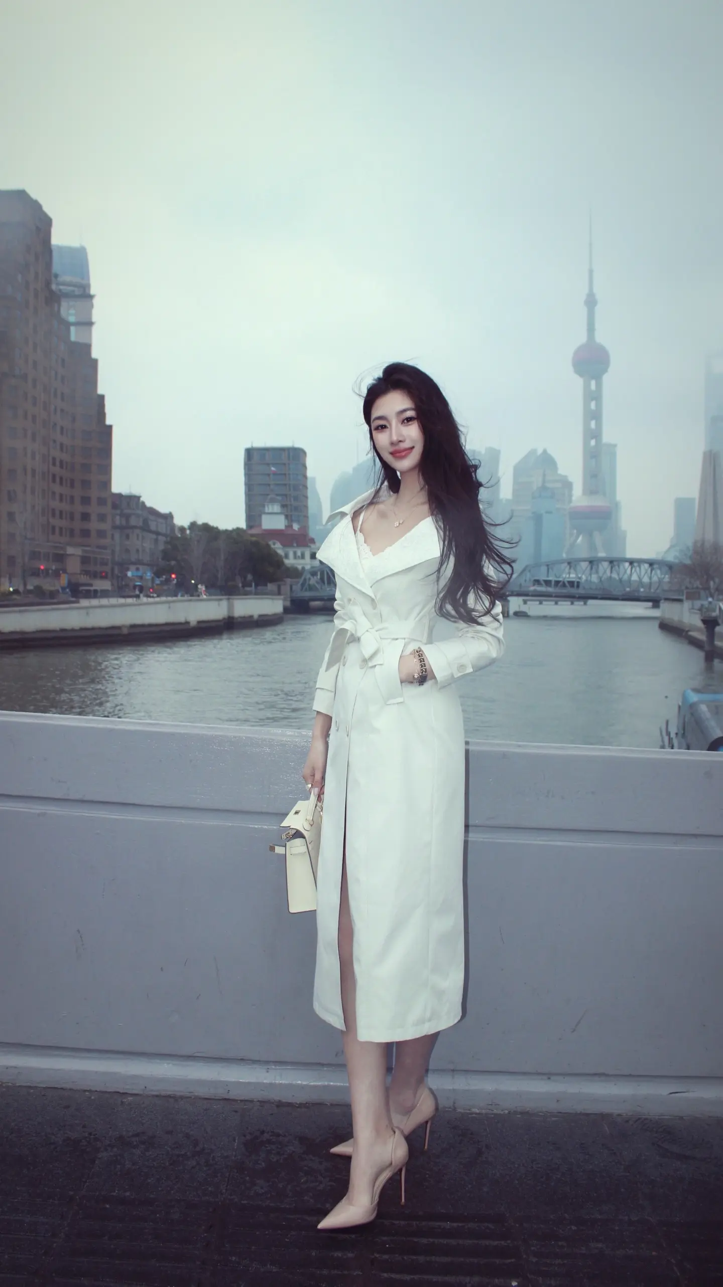 “祝你美丽 祝你有话语权 更祝你有随时掀桌的底气和能力”