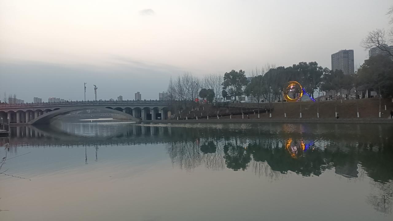 1. 只索取，不付出
有事找你很积极，你需要帮忙时永远没空、没空、没空。
2. 