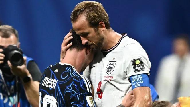 英格兰1比2阿根廷  世界杯半决赛，1-0领先，然后没进决赛，这种诡异的事情在2