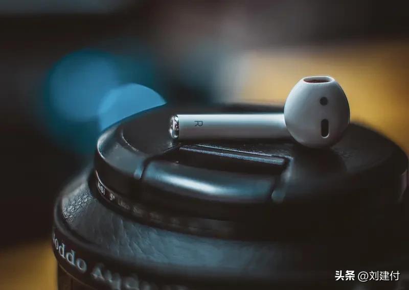 有线耳机为何突然火了 有线耳机为何突然火了？这并非简单的复古回潮。2026年一季