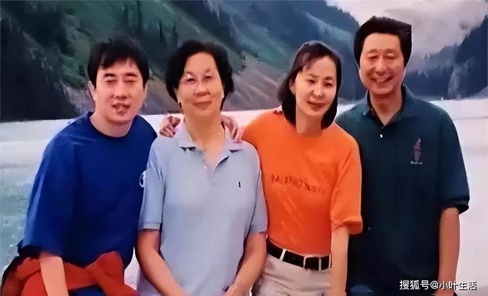 都说养儿防老，看看87岁的央视名嘴宋世雄就知道，这说法未必靠谱。他儿女都在国外成