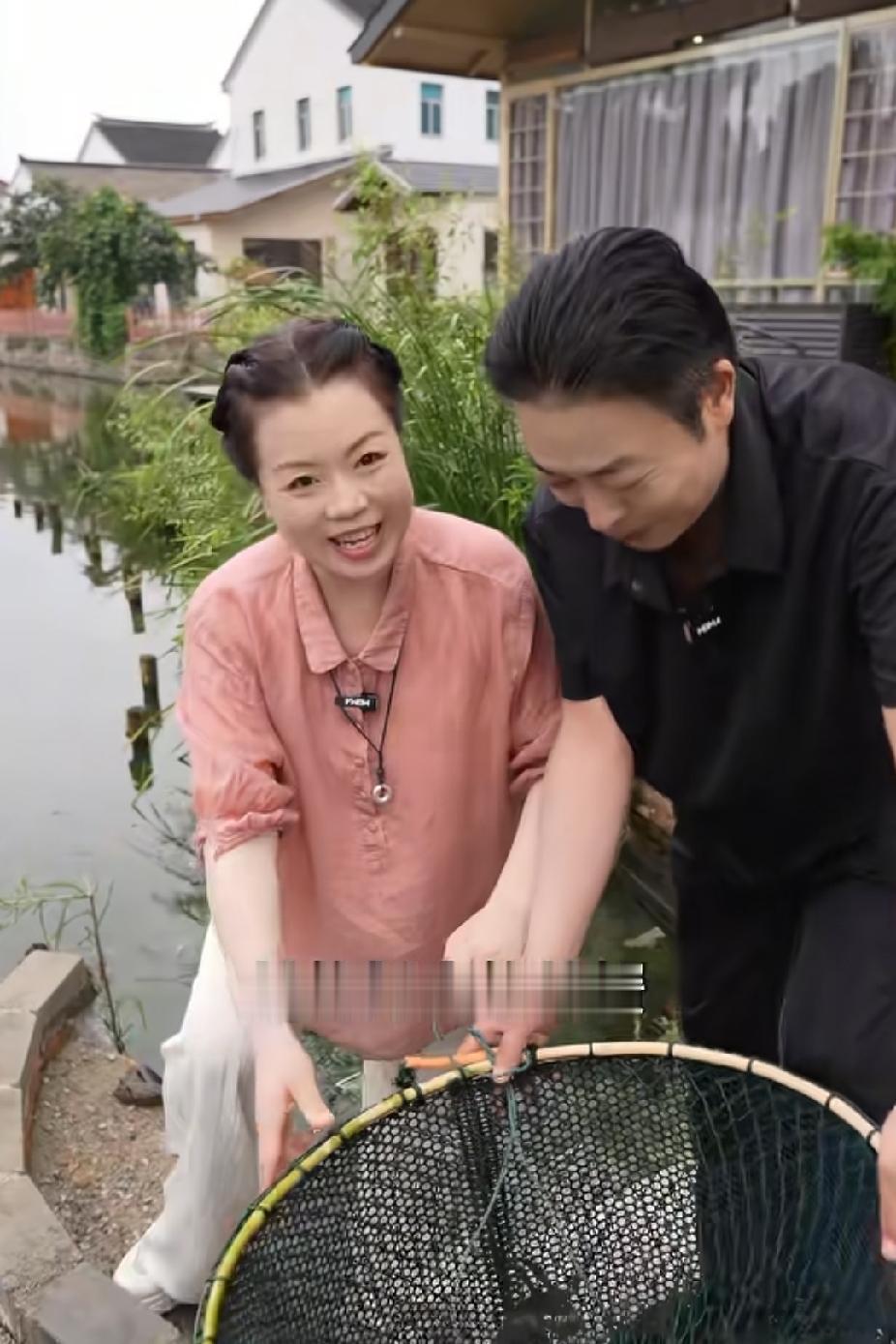 柴桑大姐直播讲述：昨天接到江九打来的电话！

是柴桑大姐昨天直播：给大家讲有人去