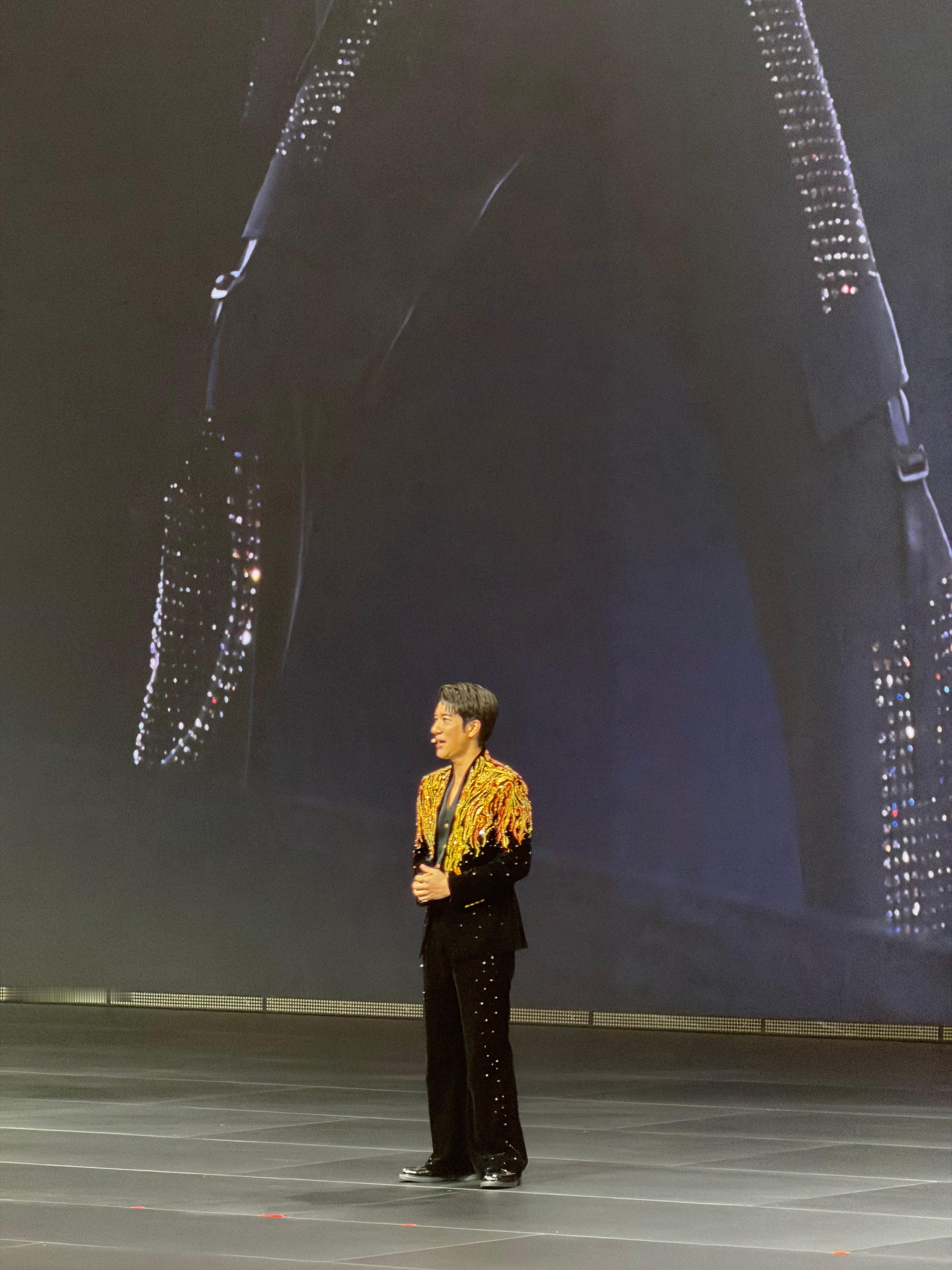 今天值了哈哈哈看到二哥了王力宏 广州