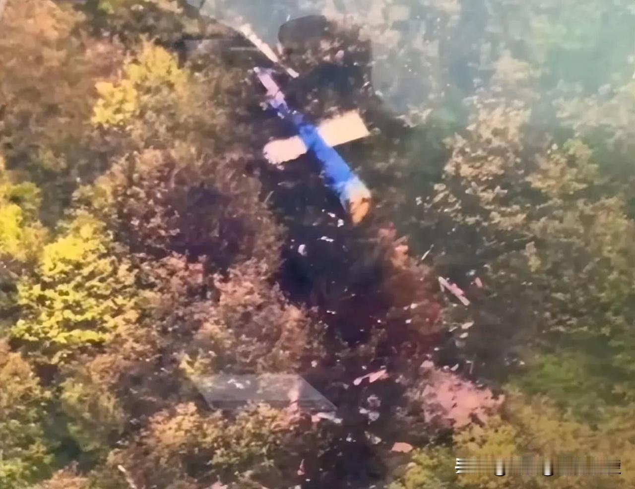 伊朗总统、外长等9人罹难，初步判断飞机在复杂天气条件下飞行，能见度低，飞机误撞山