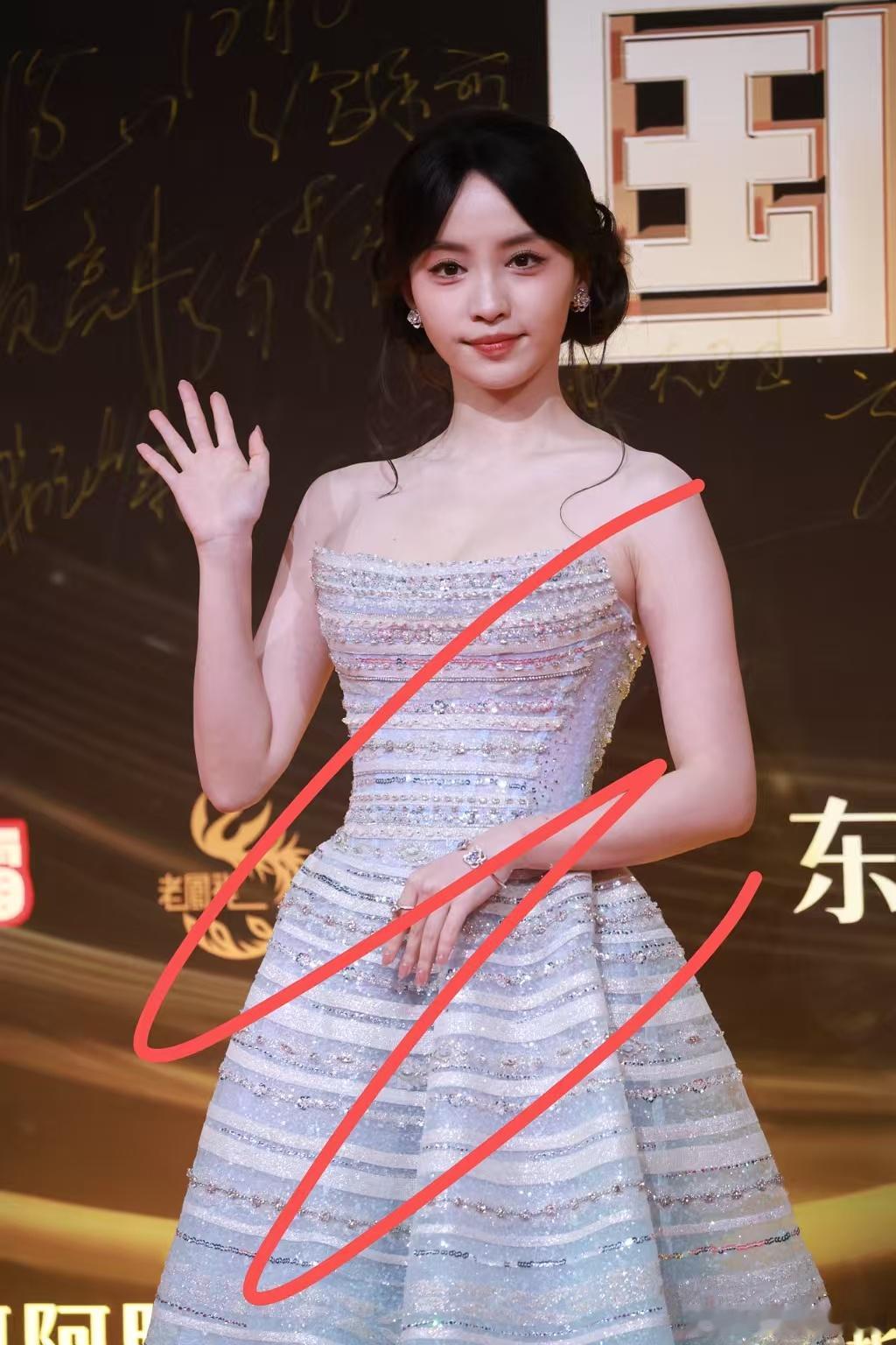 国剧盛典红毯生图：柯颖 余承恩 邓恩熙 彭小冉 吴宣仪  张雨绮 黄明昊 吴宣仪