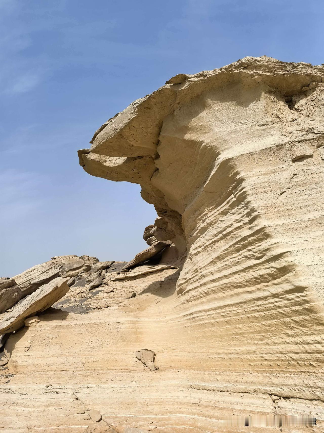 肉孜节3日自驾，第二天开始穿越罗布泊地狱之门，这一天我们经历了很多故事，3个车爆