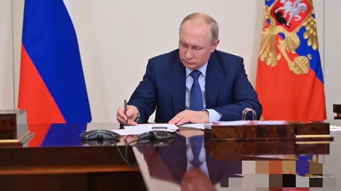 俄罗斯政府发表声明称，俄罗斯已将对两用物项的禁运范围扩大到不友好国家，其中包括一