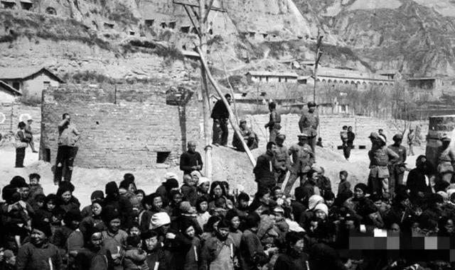 1941年，一女八路在老乡家养病，却被贪心的邻居告了密，很快日军包围了老乡家，可