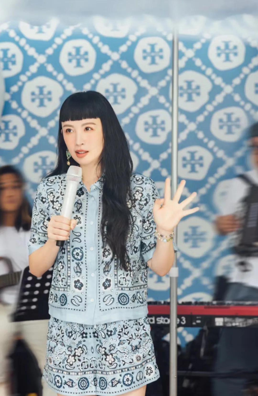 魏如萱的发型真的是好有特点，你喜欢这样的刘海吗？