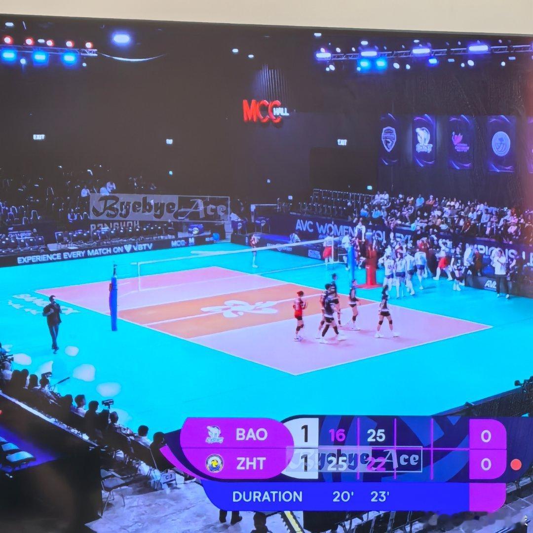 恭喜北京女排扳回一局，抓住对手失误多就有机会～ 