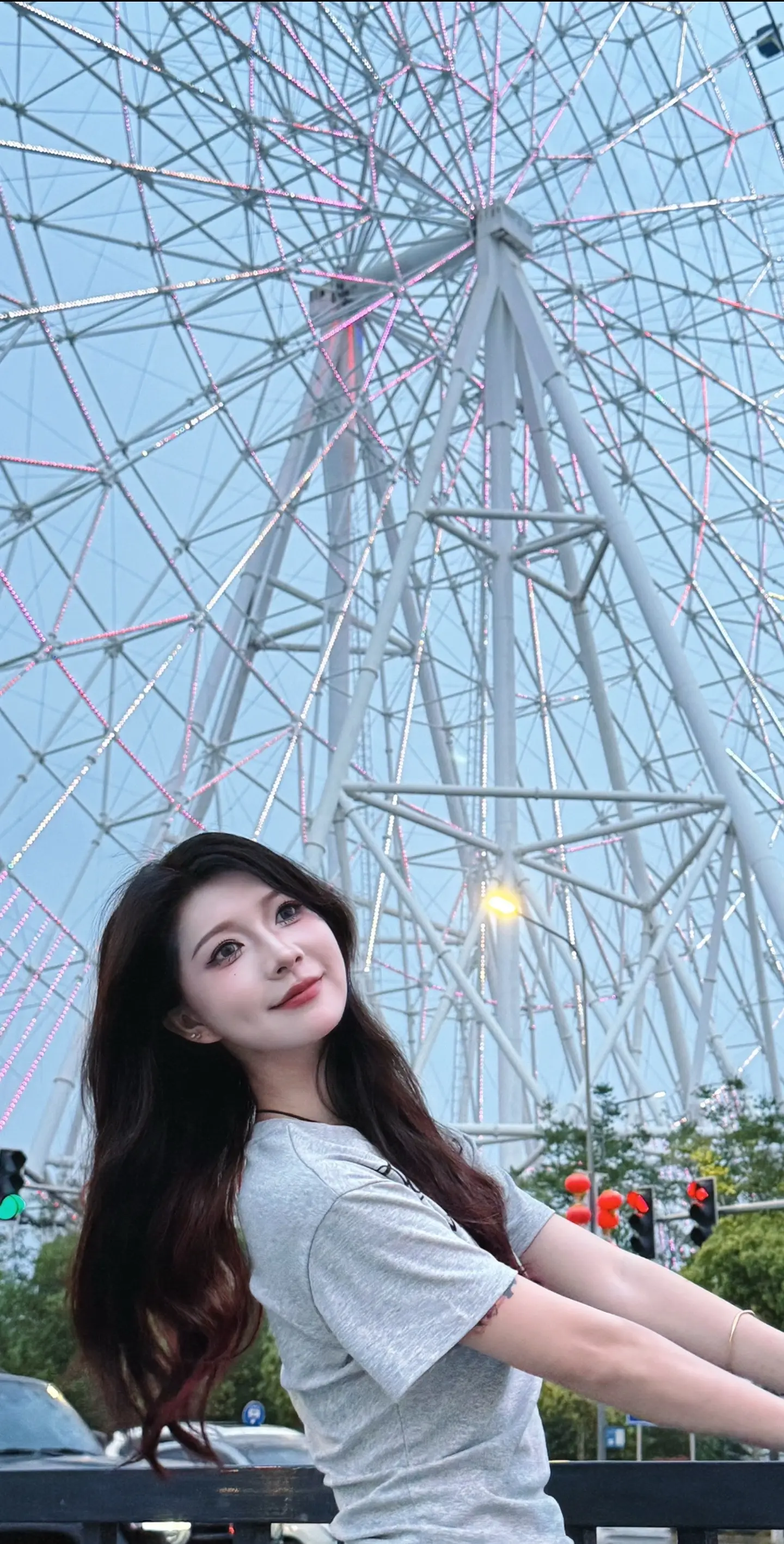 我眼里有光，医生说是散光。