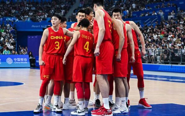 中国男篮力克韩国队，听听三位功臣赛后说了啥？

昨晚那场球看得人手心直冒汗吧？咱