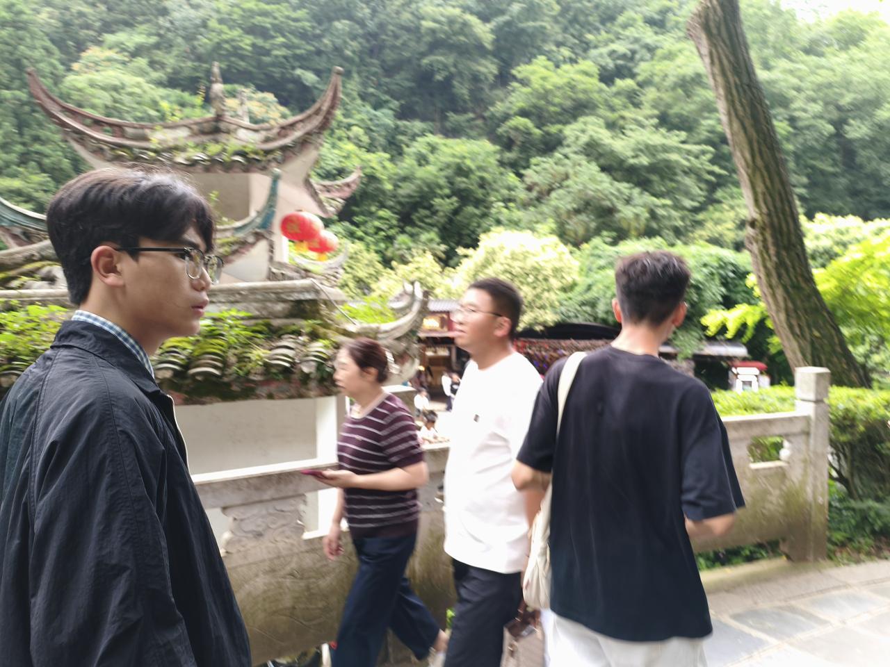 我在头条为什么骂人？
看看：养猪，养牛，不如养个退休老头！
辛苦几十年，老子退休