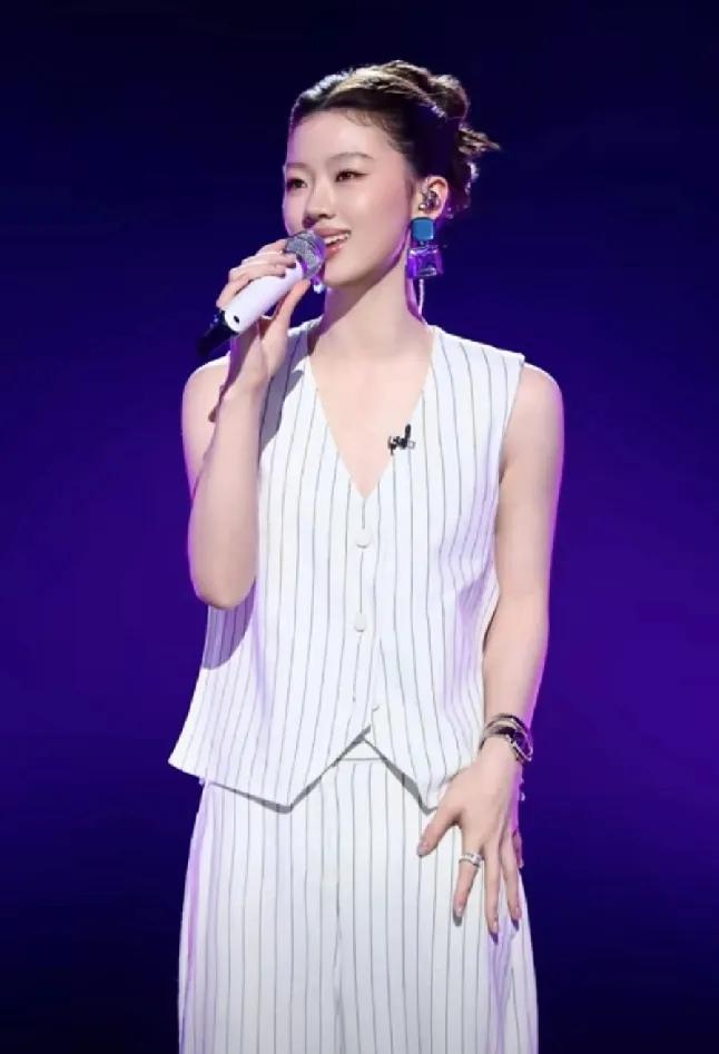 歌手2025第六场音源已出，这期的选曲真是炸裂了啊！
罗大佑，王菲，谢霆锋，张惠