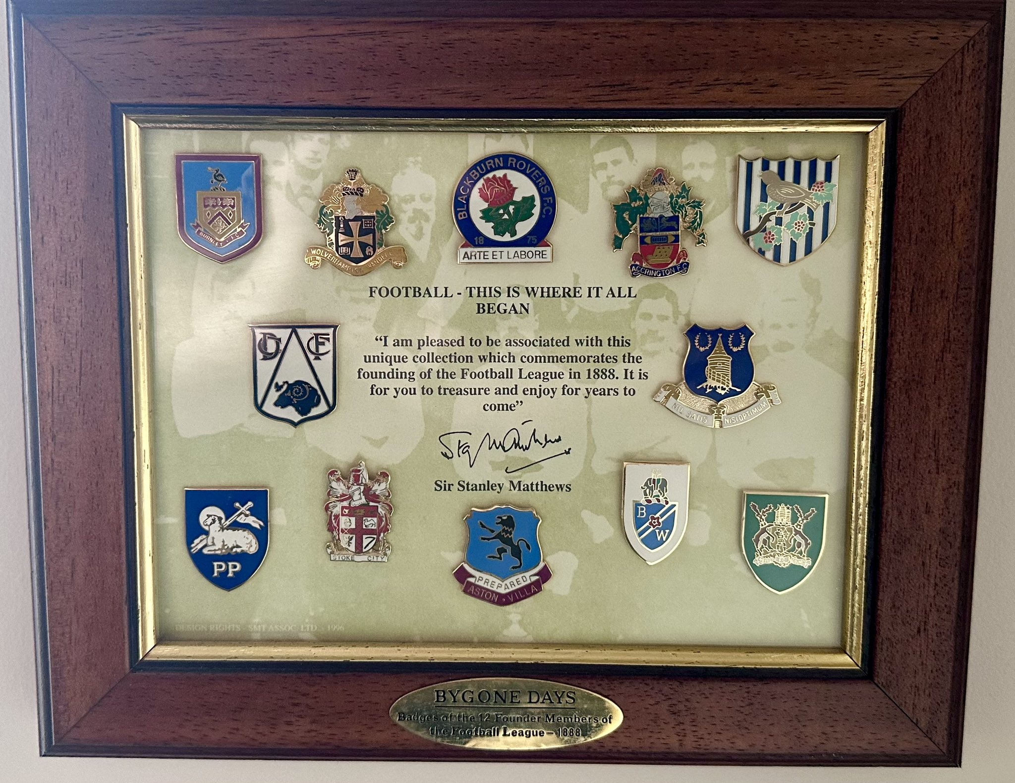 138年前的今天，英格兰足球联赛成立了！✅12家创始俱乐部：• 阿克灵顿FC• 