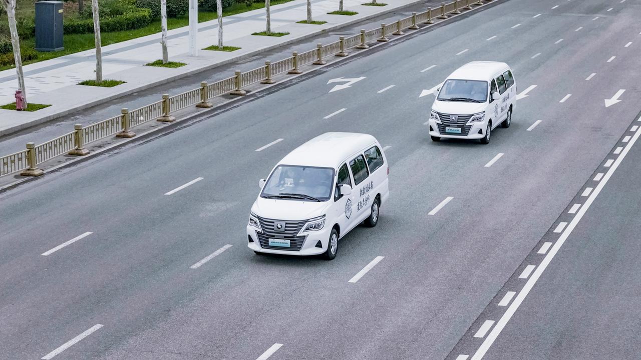 多拉快跑闯神州，东风浩荡助征途
超低成本超好用，菱智新能源创富必无忧