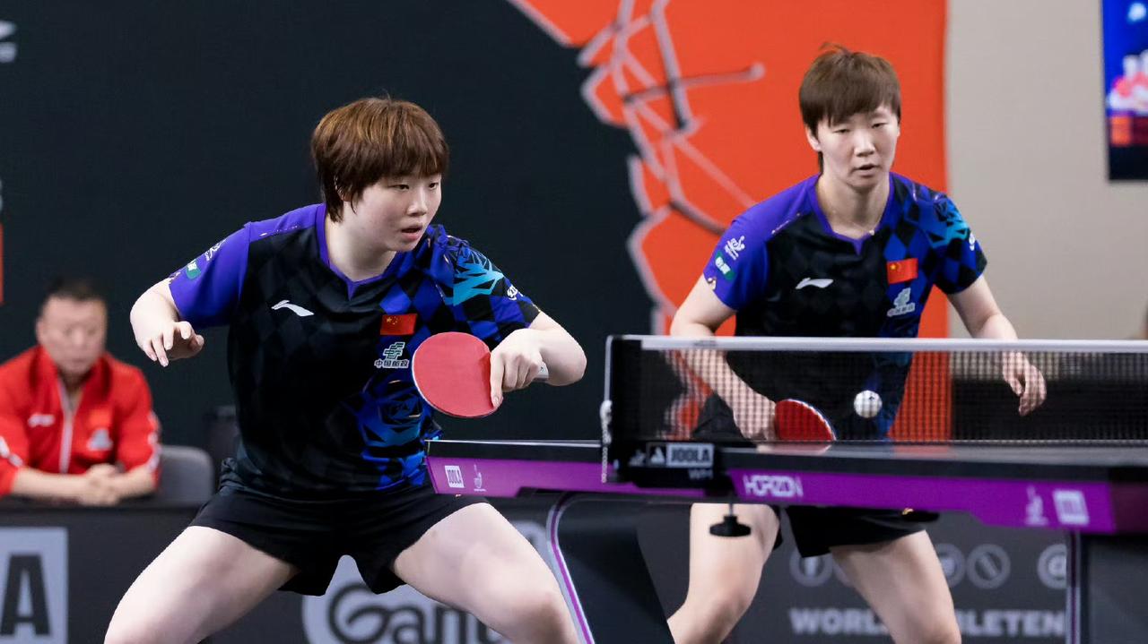 WTT大满贯女双四强全部诞生！
国乒两对组合会师半决赛！
日韩争夺一张决赛门票！