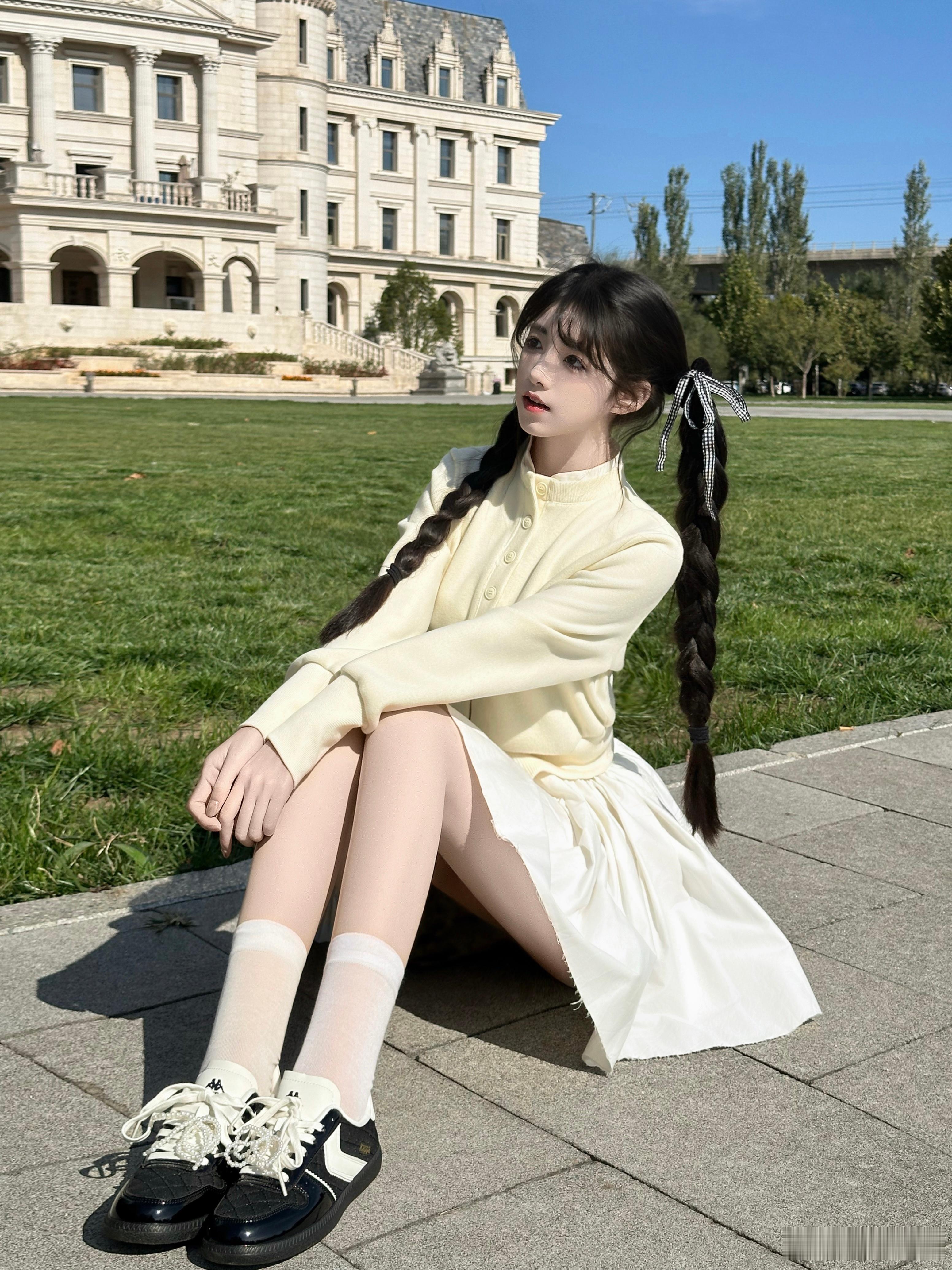 而我呢 永远明媚🎨 ​​​