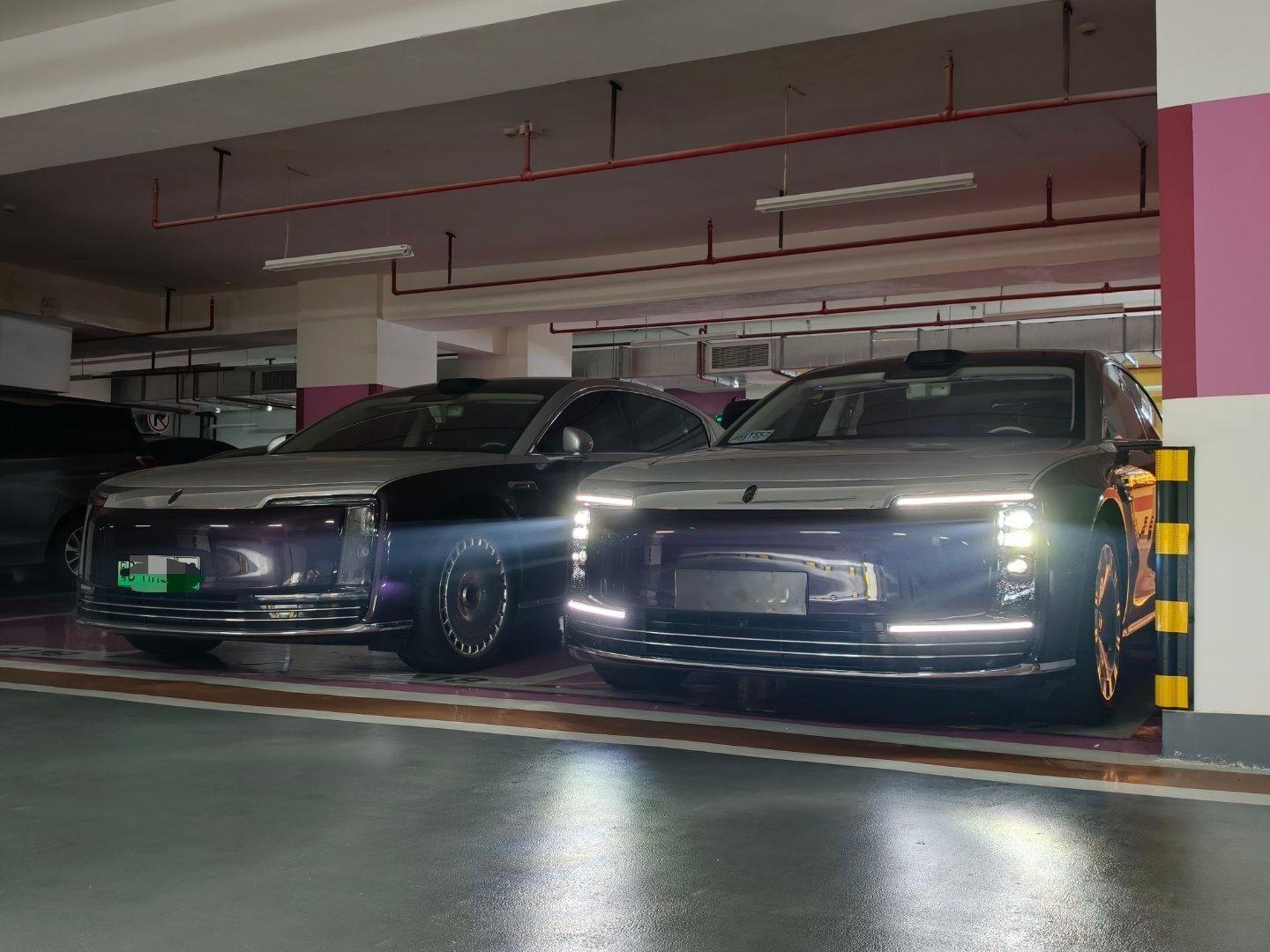 卧槽，健身房楼下碰上车友了，颜色都一样[笑cry] ​​​