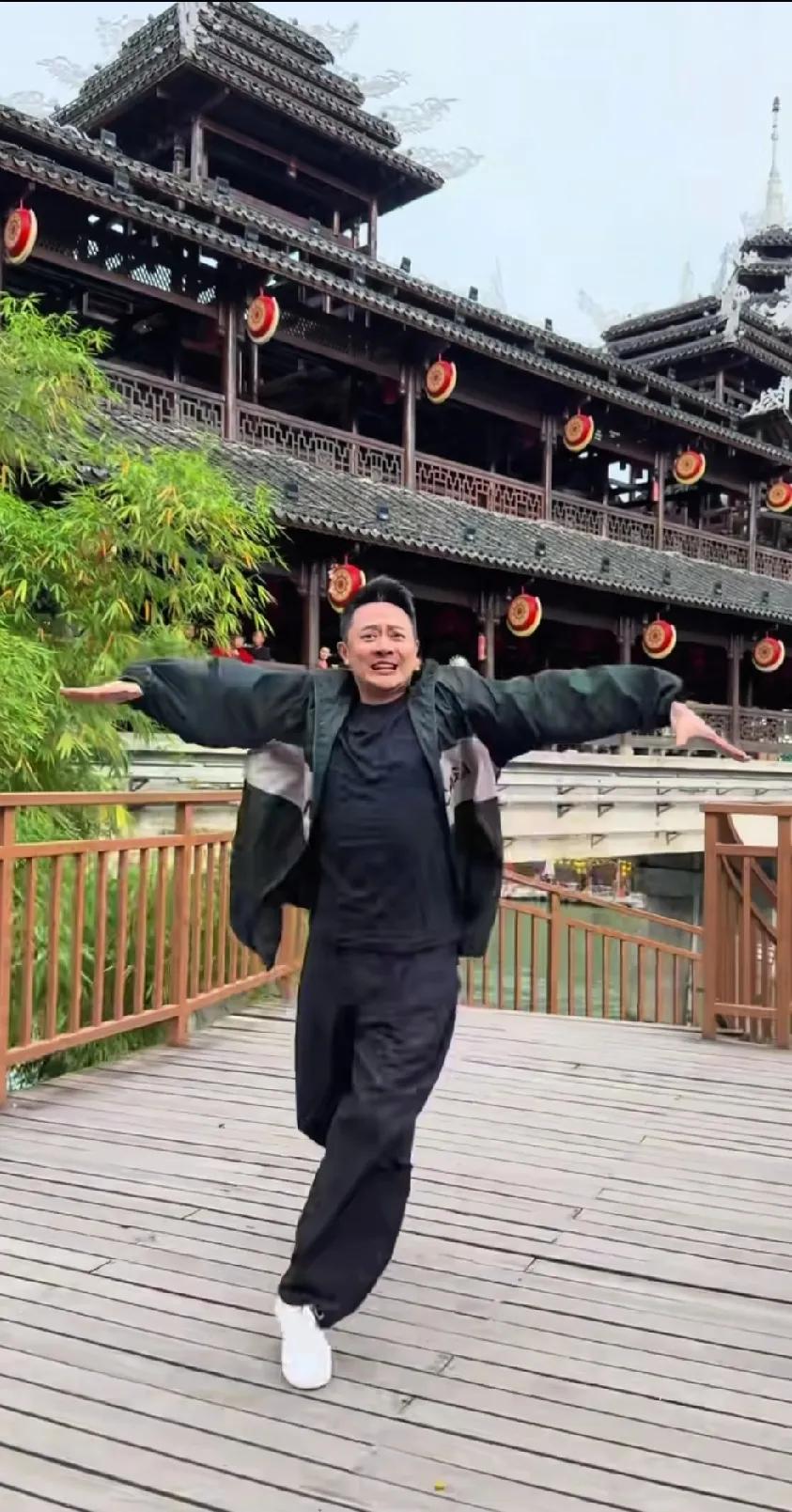 印小天活力依旧，舞蹈风采不减
 
咱熟悉的演员印小天，又在屏幕前大放光彩啦！最近