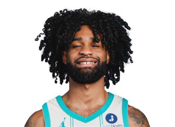 斯波直接用小米+鲍威尔+拉尔松+丰泰基奥+哈克斯，无内线组合。科比·怀特单节5中