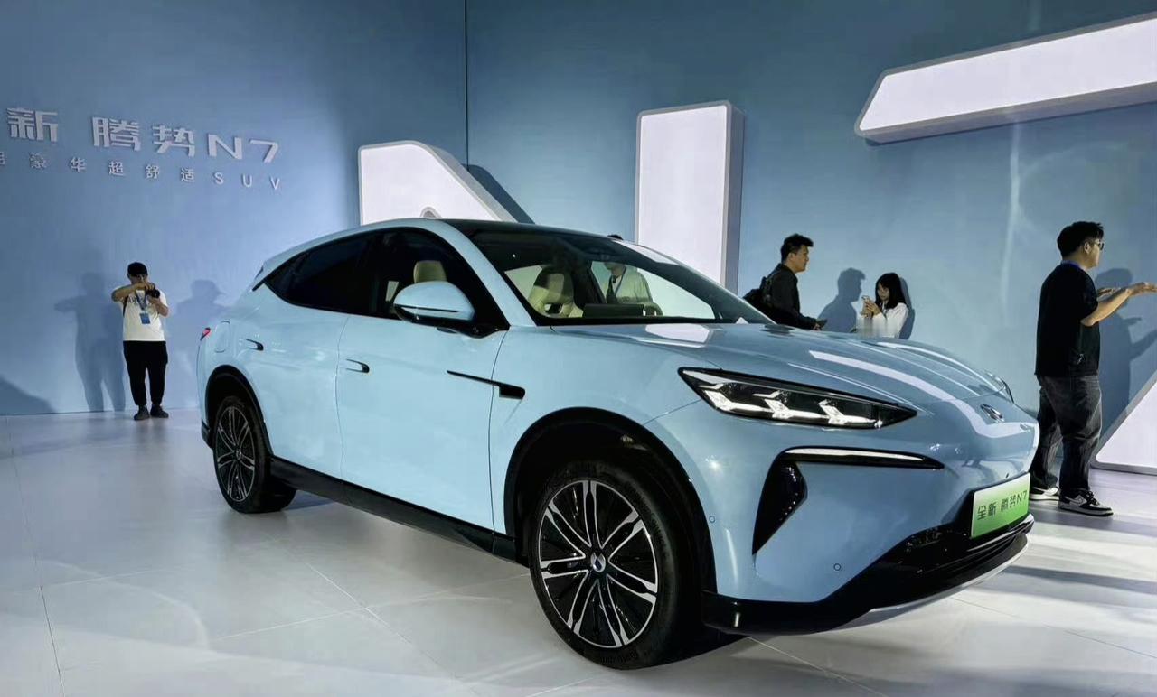 新腾势N7价格来了，比原来降了7万？！
新款腾势N7 23.98万起售，权益后2