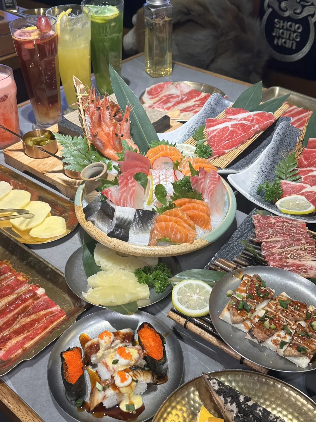 乌鲁木齐，这家自助榴莲烤肉店真的可以吃