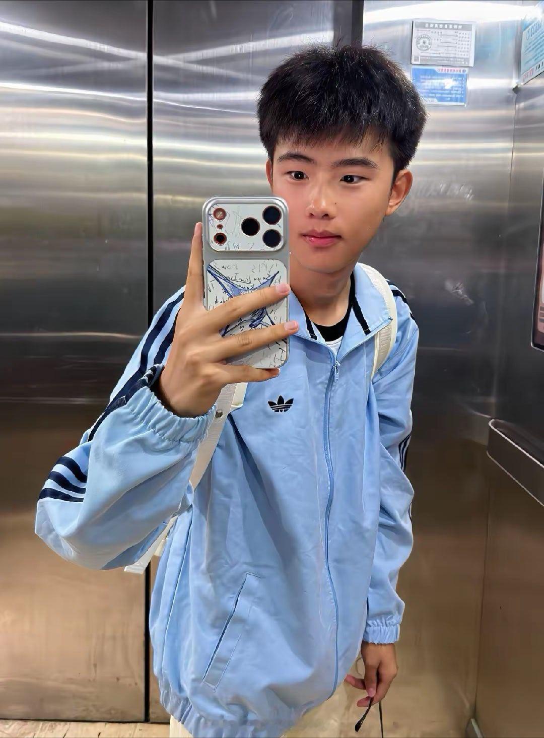 最近好吃这个 08 弟弟的颜 ​​​