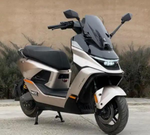 花2万买电动摩托车，真的是交智商税？内行人戳破真相

很多人不解，电动摩托车而已