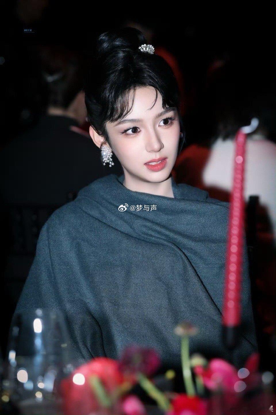 周也女主脸都是自带戏剧感的周也这张脸，是上帝精心编写的“戏剧代码”！清冷与娇俏在