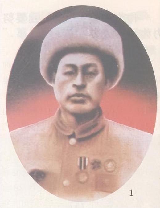1997年一企业家到朝鲜考察，参观英雄雕像时看到其中一尊雕像与她熟悉的老干部非常