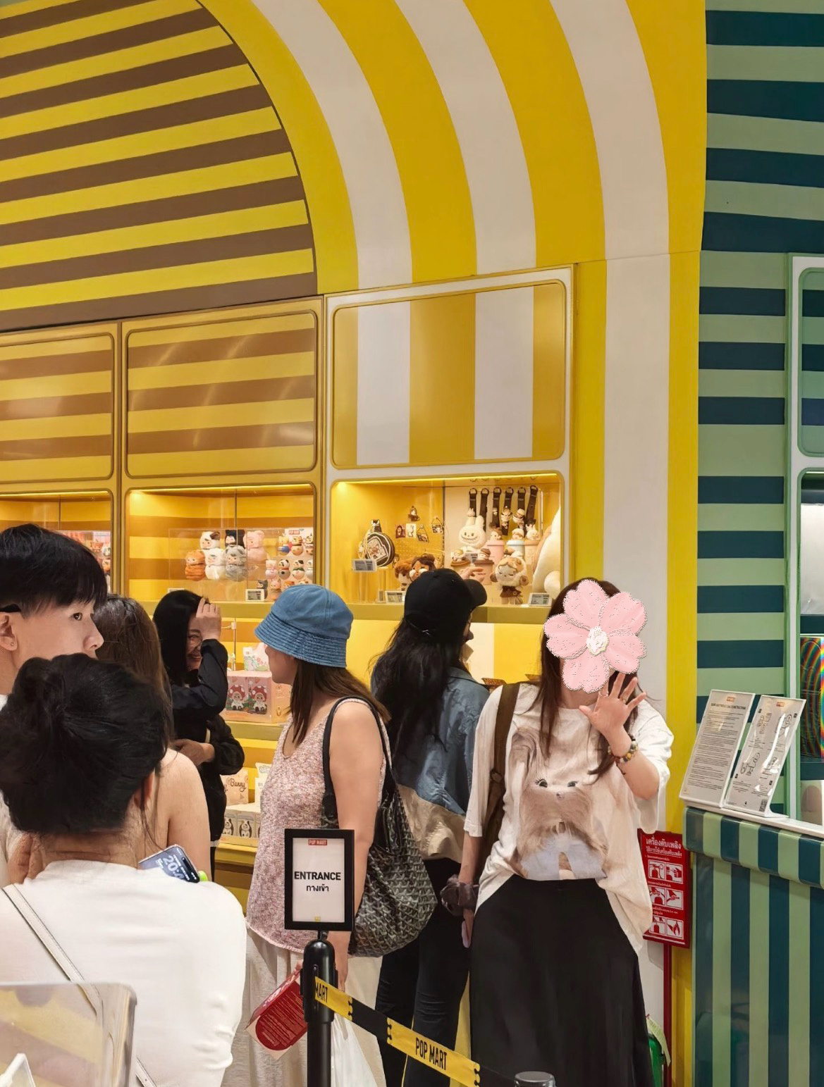 偶遇刘亦菲就像喝水一样轻松嘛…网友在泰国偶遇刘亦菲偶遇刘亦菲泰国逛街