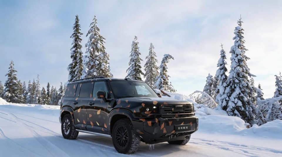 吉利银河首款方盒子SUV银河战舰终于要登场了！新车刚在瑞典Colmis极寒测试场