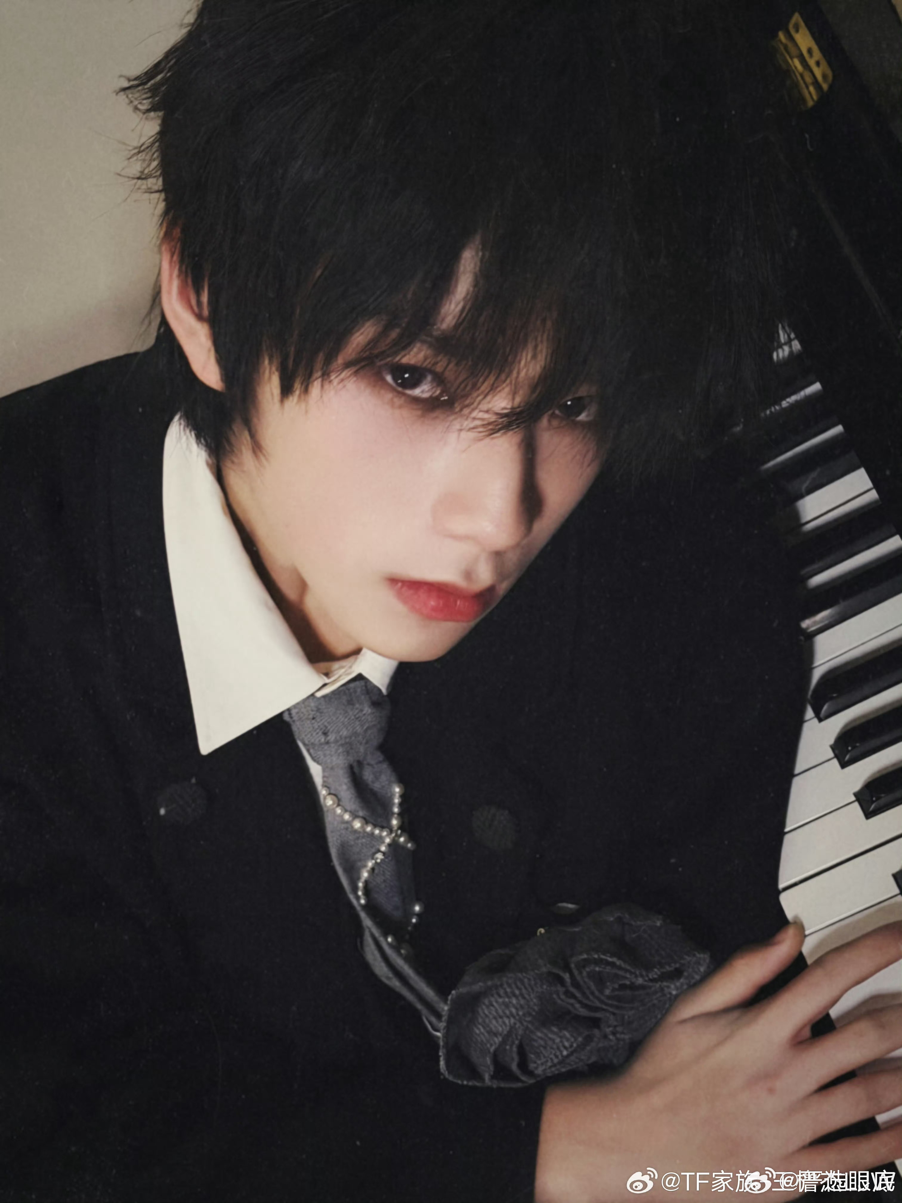 王橹杰游泳路透王橹杰湿发侧颜 谁敢相信，这个男孩才16岁，已经有成男的感觉了…好