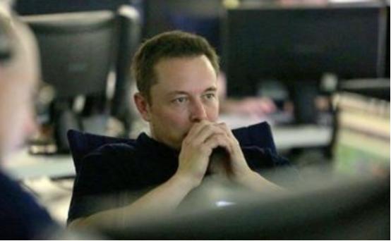 马斯克一句话点醒全世界：现在全球疯抢的不是芯片，是中国造的20万一台的“大铁箱子