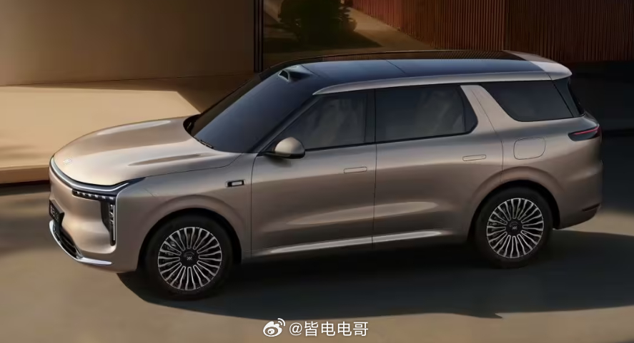 智己放出了一张智己LS8的预告图虽然只展示了方向盘，但是预告将会采用线控转向，打