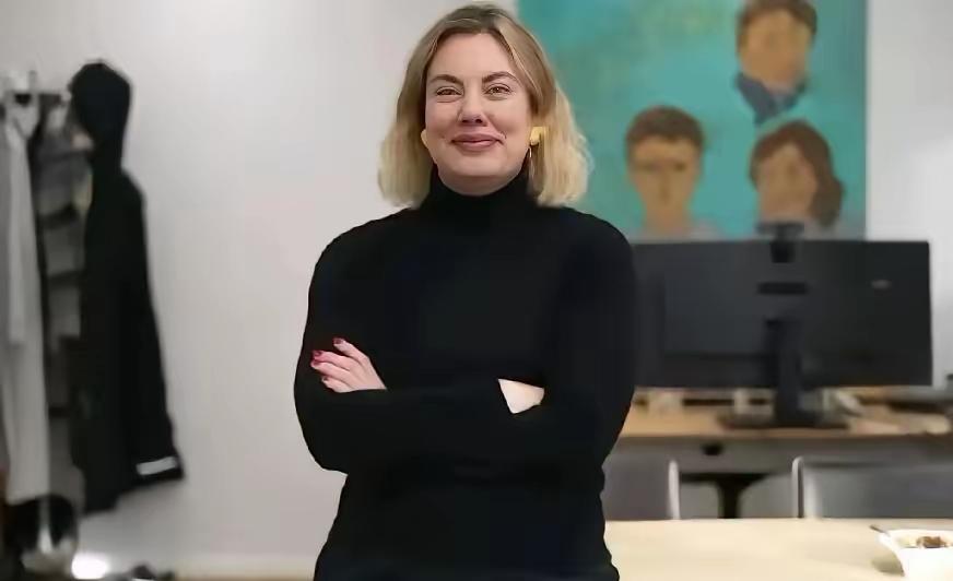 昨天，格陵兰岛矿产资源部部长纳塔尼尔森对媒体说:“特朗普和鲁比奥称中国对我们有企