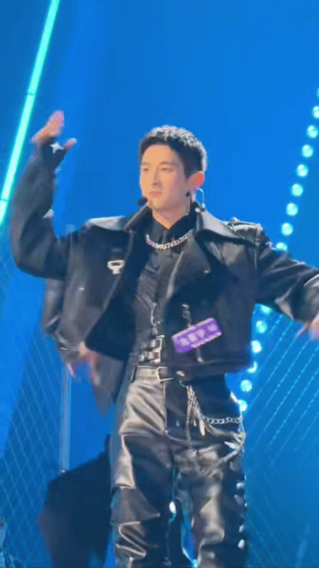 声鸣远扬第一个真正的唱跳表演 美声选手的唱跳舞台，自带一种与众不同的高级感声鸣远