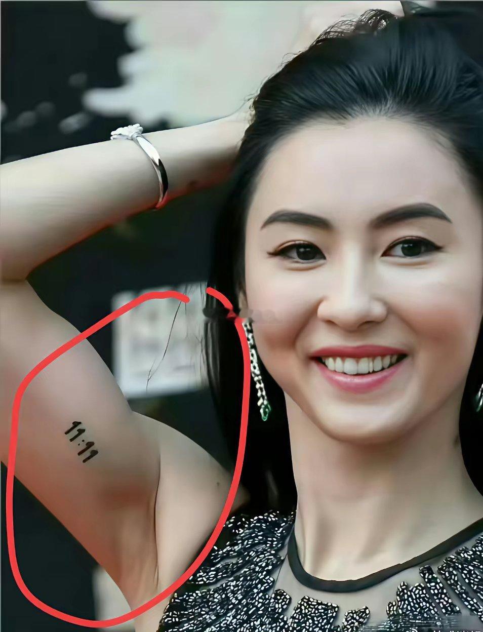 我也没想到，平时看张柏芝瘦瘦的，胳膊居然还有腱子肉 