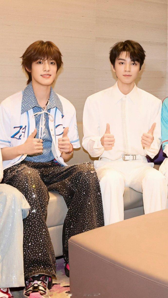 张泽禹初代四叶草的含金量 从观众席到并肩行，张泽禹的追星故事太励志！作为早年就看