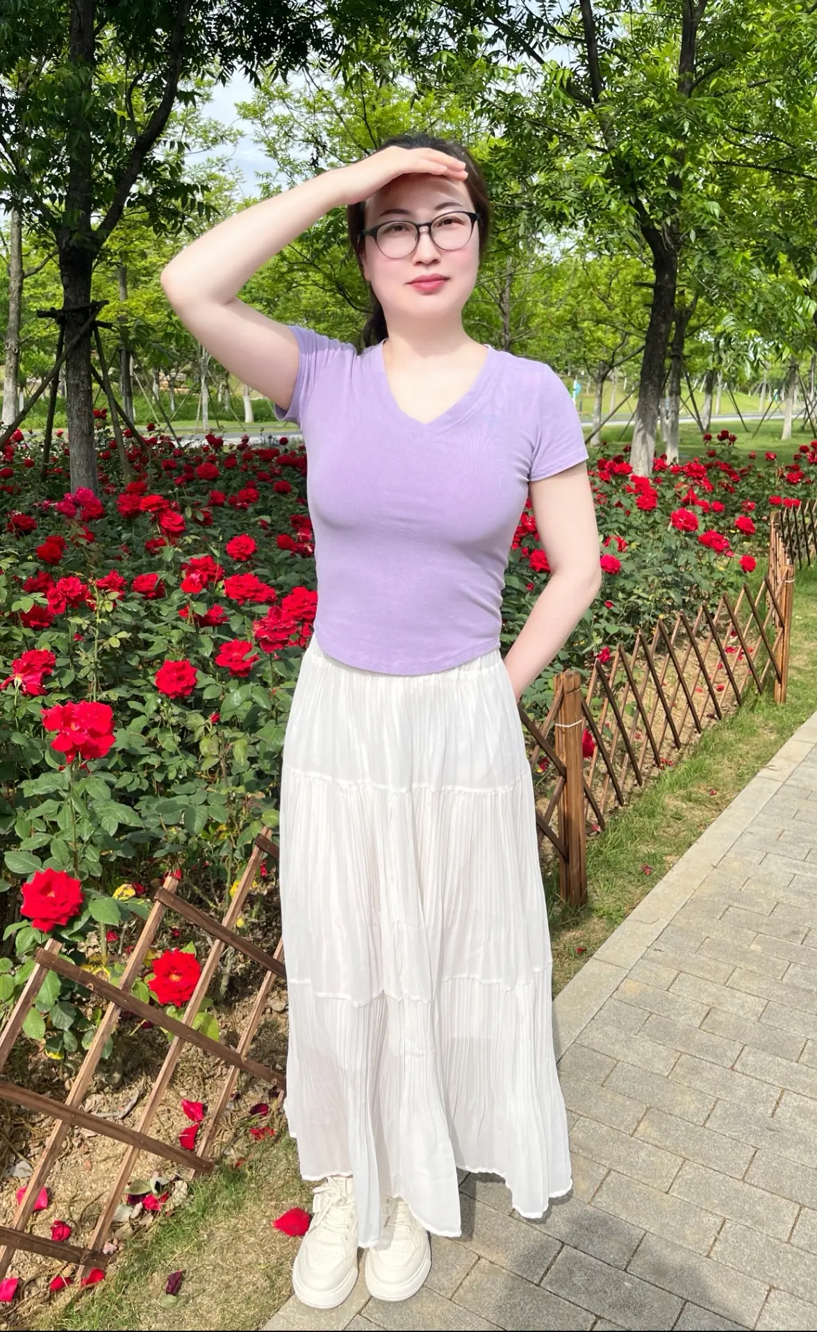 以前总爱抬杠，现在学会了顺着别人说，不是我怂了，是我终于明白，日子是过...