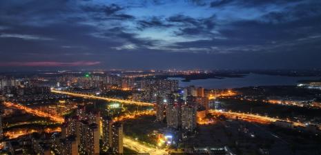 你是不是以为，二本师范院校出来只能去乡镇小学拿两三千工资？今天给你讲的这所学校，