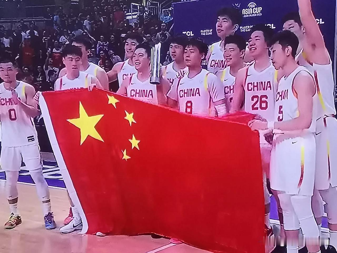 男篮亚洲杯半决赛中国队赢了！全场比分98:84，四节比分分别是28:19，14: