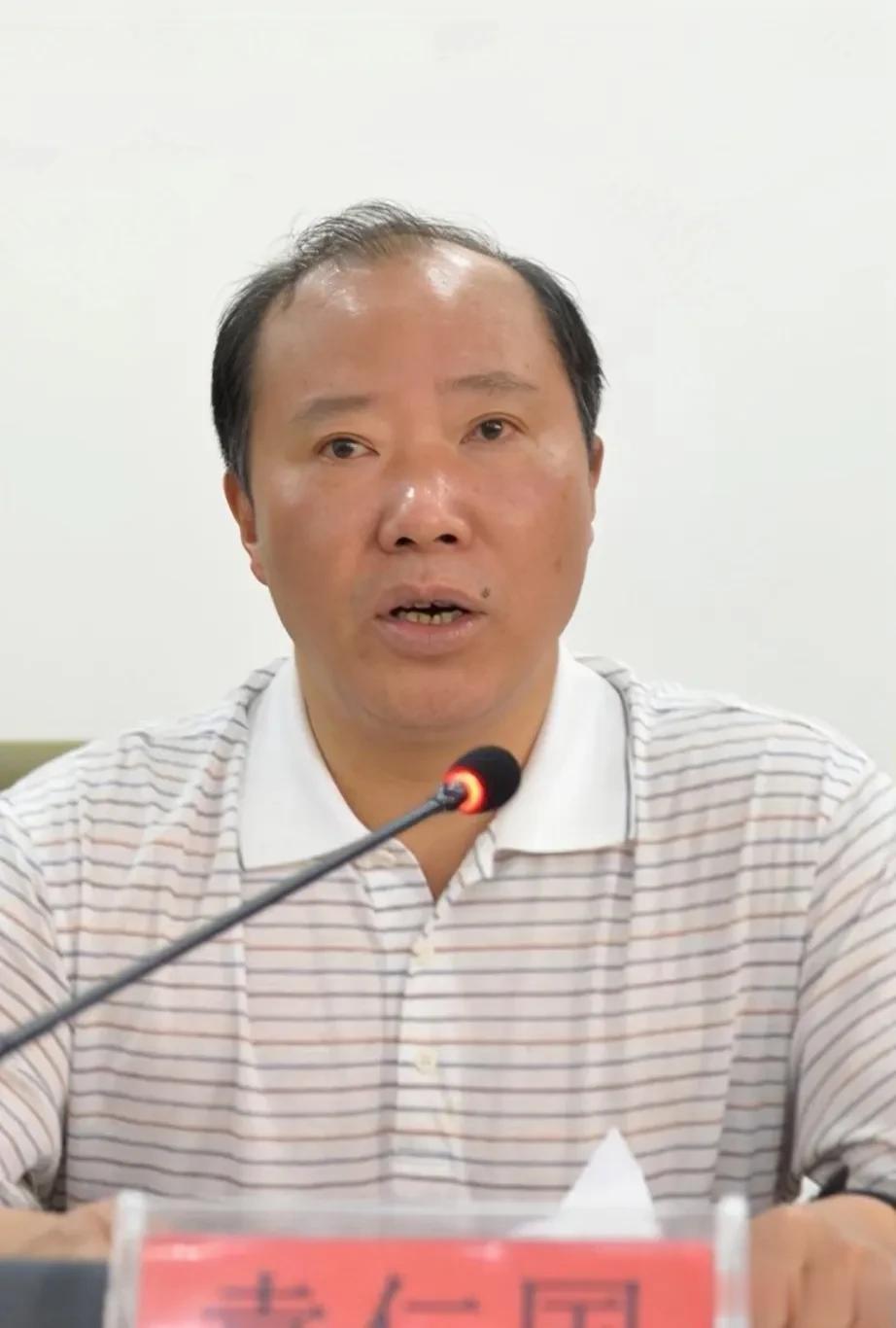 袁仁国的遗体告别仪式，不出意料的被宣告取消，给出的理由是“因某些特殊原因”，由于
