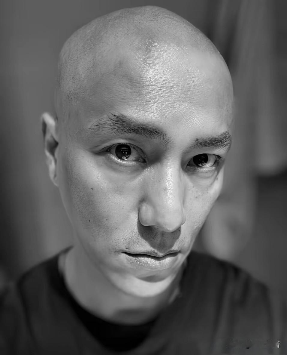 是个男人都逃不出中年的无奈！昔日银幕男神也逃不出时间定律的验证。