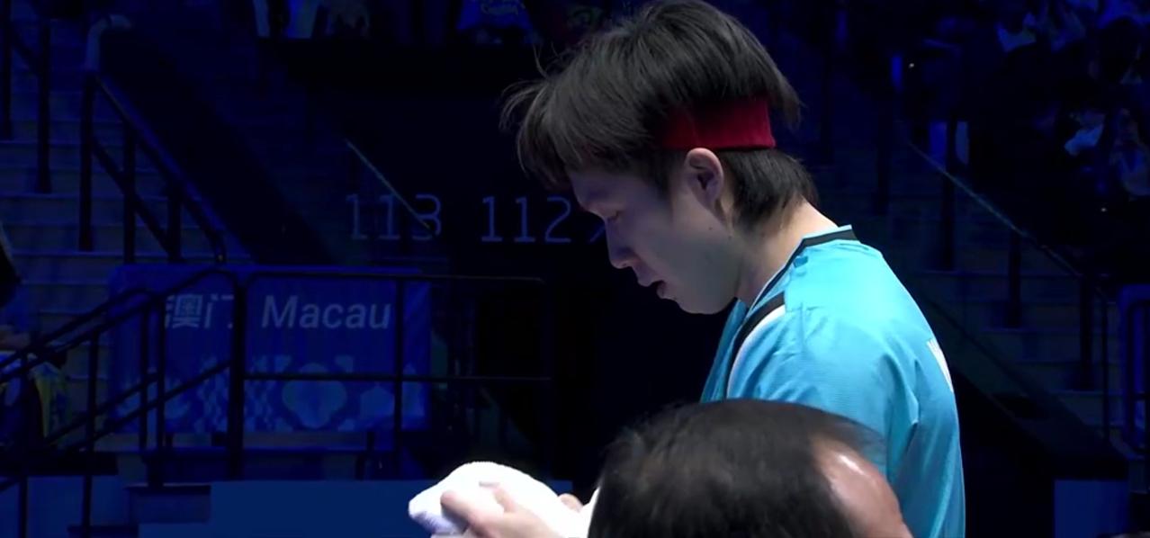 真打不过！王楚钦再负樊振东！
11月20日晚上，在全运会男子乒乓球团队赛金牌争夺