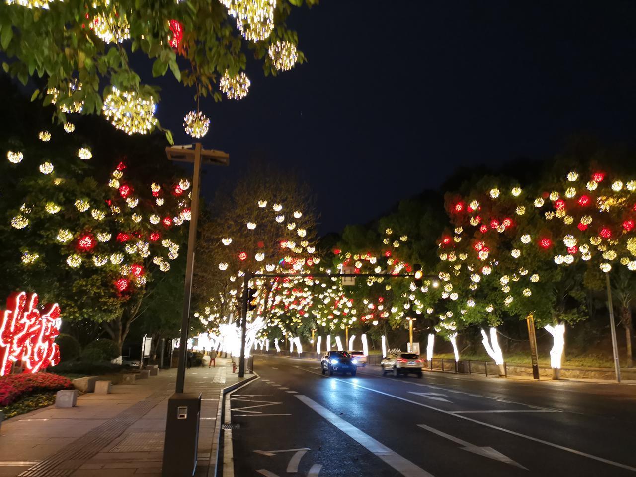 人生在世，必有欲望。这源于人性本能的“六欲”——食欲、性欲、求知、表达、地位与快