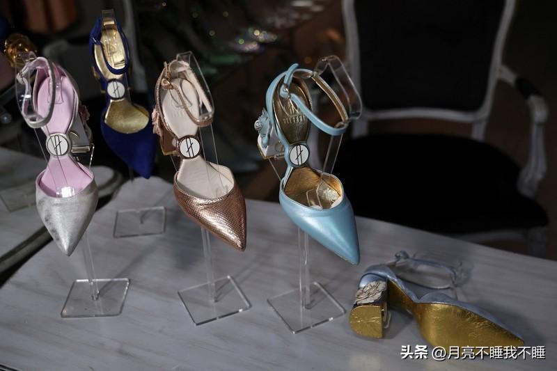 舍得给自己买一双一千多的鞋吗?不舍得，因为争钱太难了