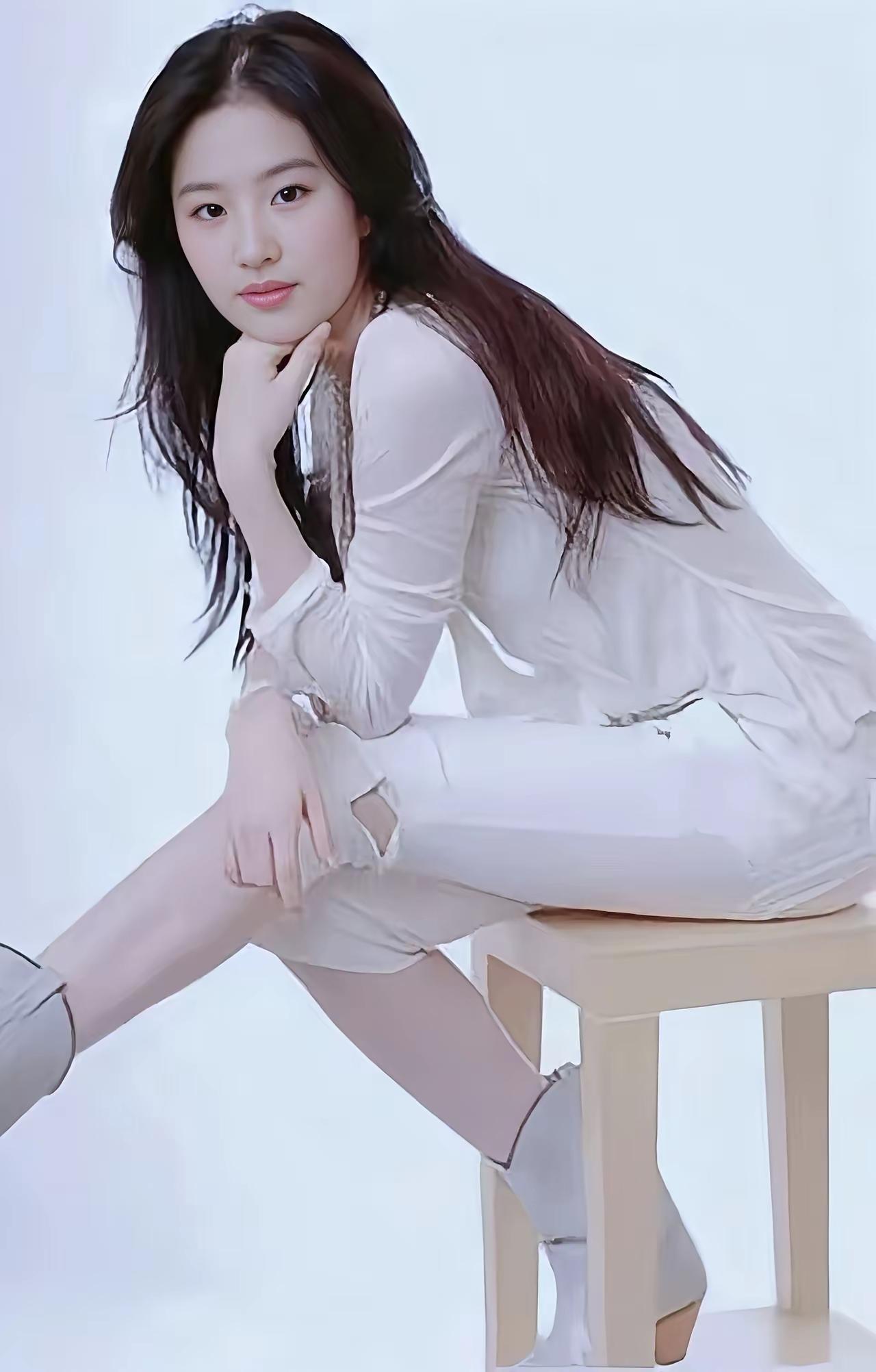 刘亦菲
芭蕾风写真[比心]